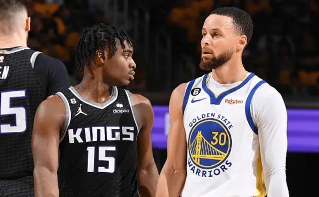  福克斯压哨三分国王险胜马刺保留季后赛悬念