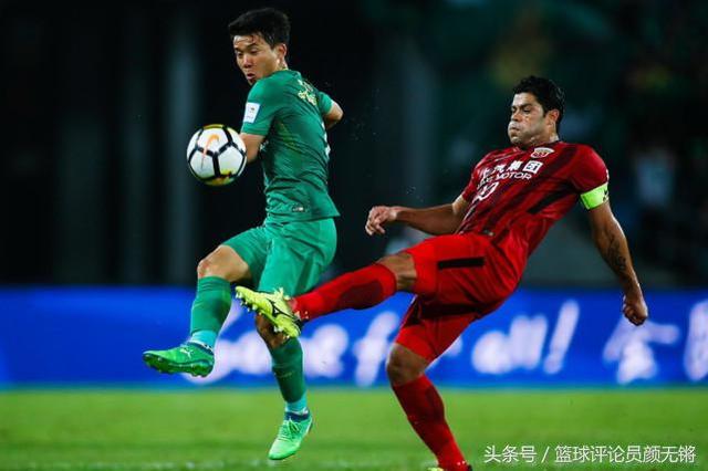  热那亚门将神勇发挥，多次救险保住平局希望  